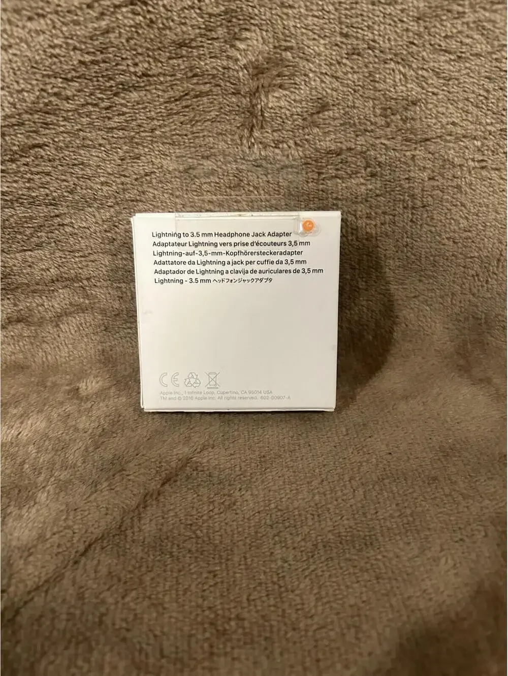 Apple MMX62AM/A 3.5mm Audio Adapter